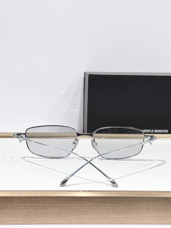 Picture of Gentle Monster Sunglasses _SKUfw77668187fw